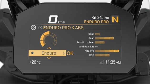 We see the Pro riding modes display in the F 850 GS TFT display.