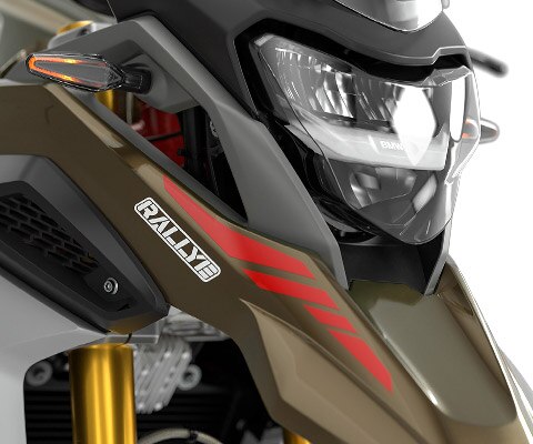 În imagine vedem farurile cu leduri cu lumini de zi de la modelul F 310 GS.
