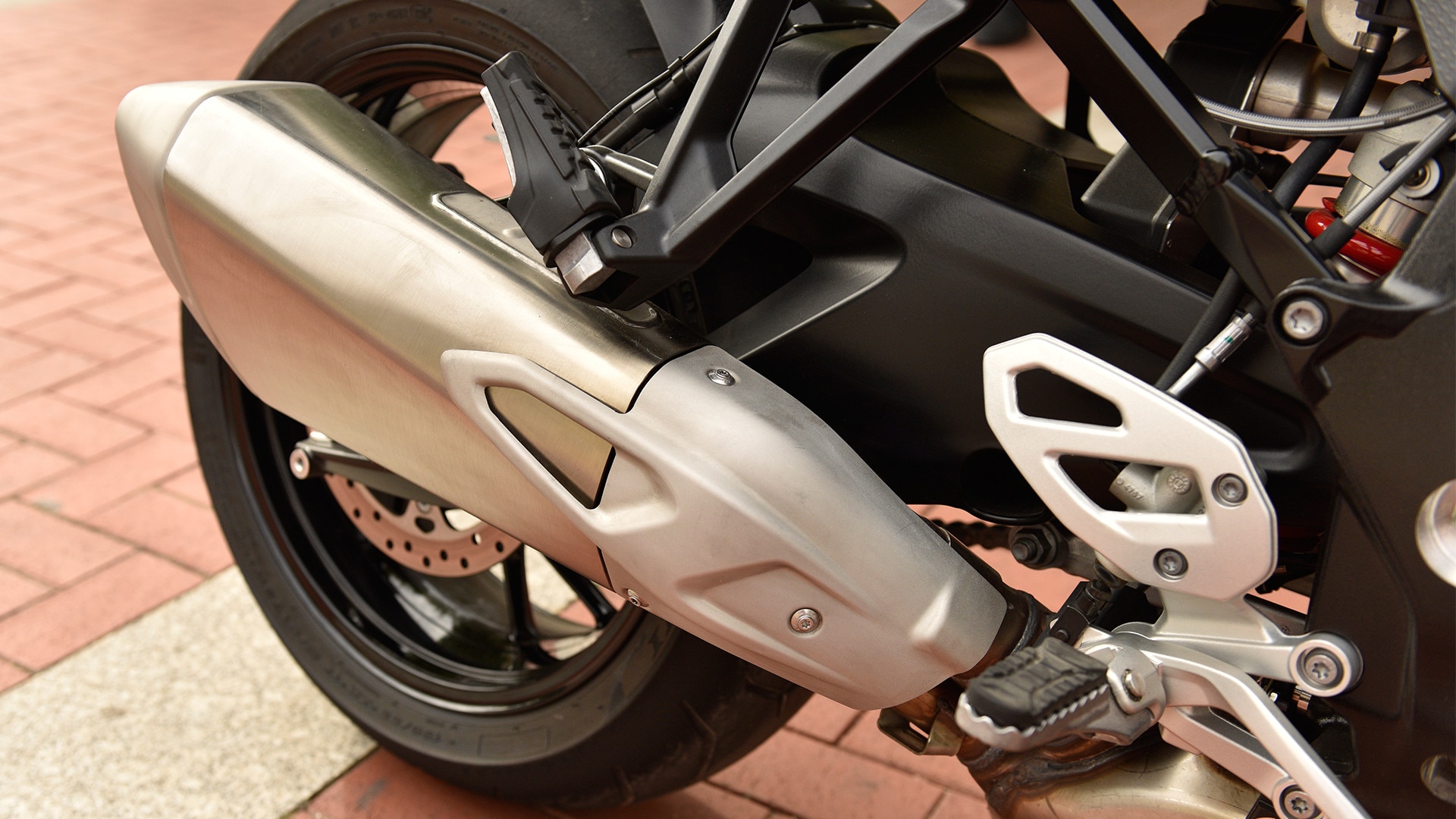 S 1000 XR Tobă spate cu design extraordinar