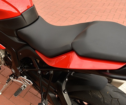 S 1000 XR Șa proiectată ergonomic