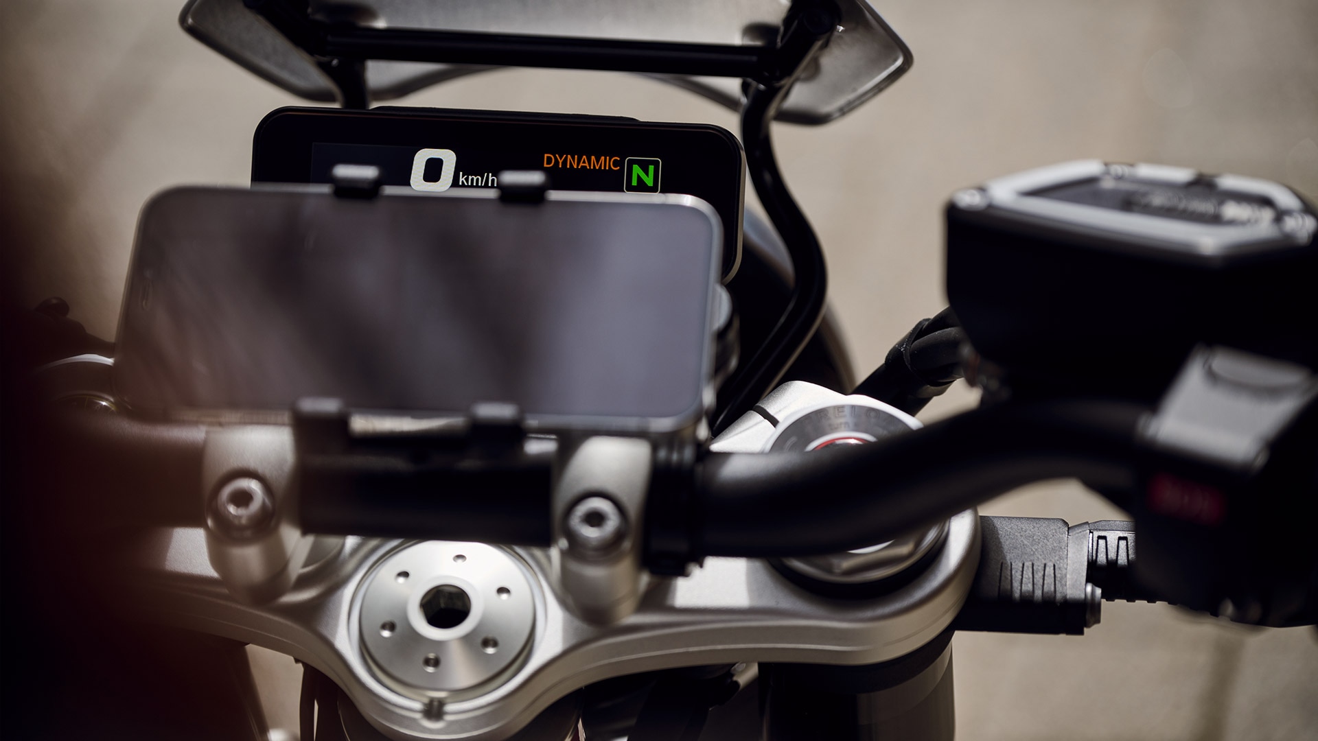 Caracteristicile de confort ale modelului R 12 nineT de la BMW Motorrad