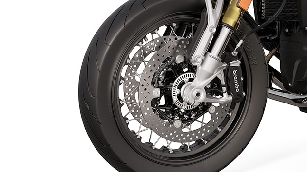 Roțile cu spițe negre opționale conferă modelului R 12 nineT de la BMW Motorrad un aspect elegant