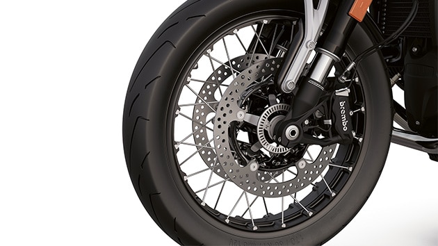 Roțile cu spițe opționale în auriu și negru ale modelului R 12 de la BMW Motorrad