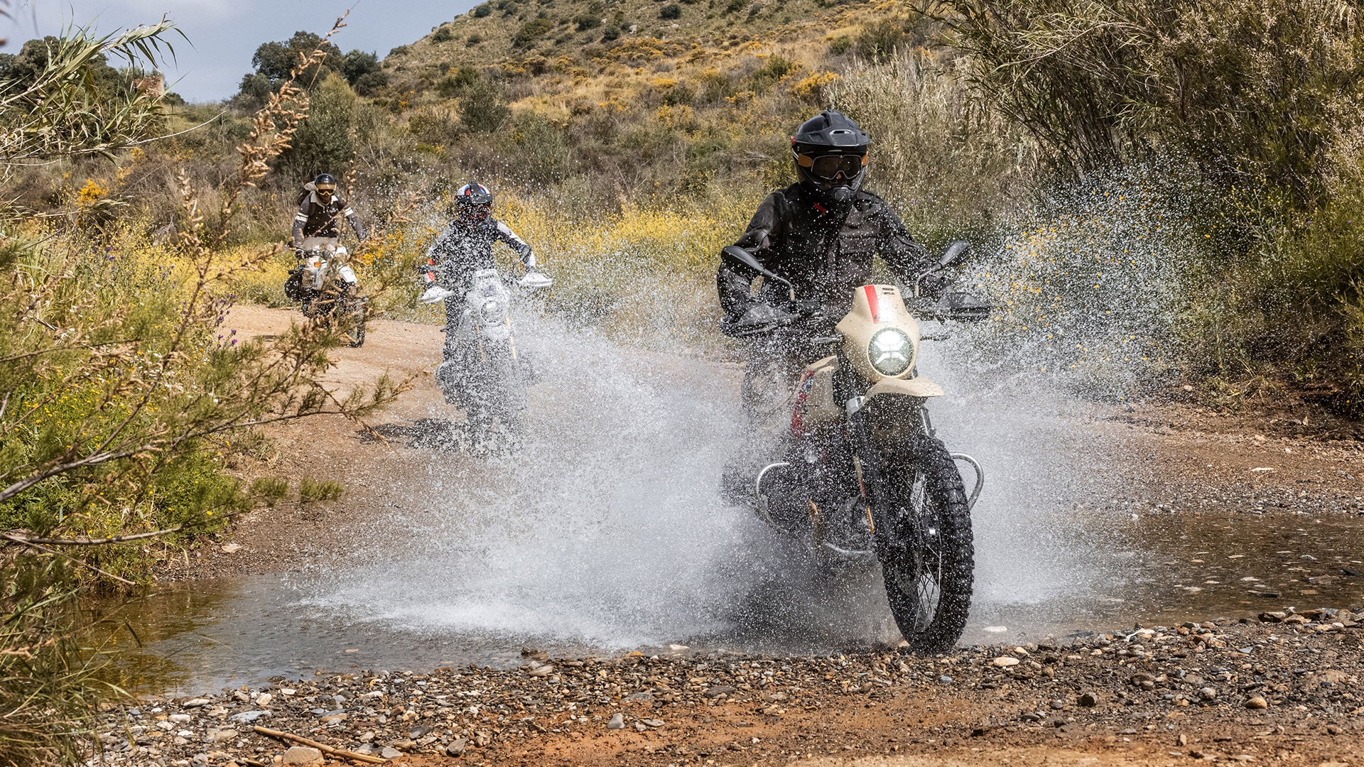 Dotări de confort și siguranță pentru R 12 G/S de la BMW Motorrad