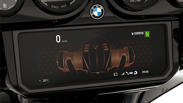 Display-ul TFT al modelului R 18 B.