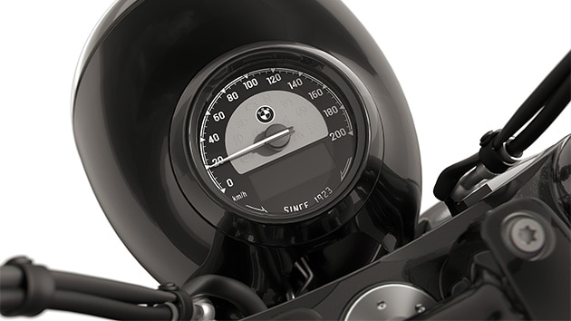 Imagine în detaliu a vitezometrului rotund echipat pe R 18 Roctane de la BMW Motorrad