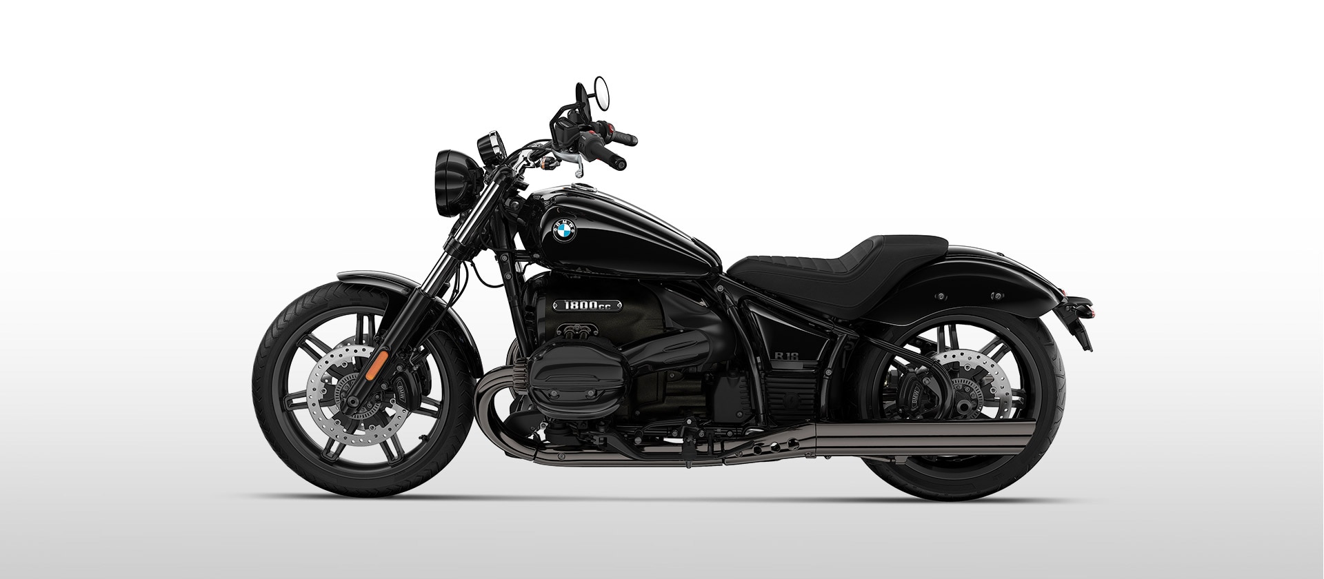 BMW R 18 în negru Storm metalizat: Blacked Out