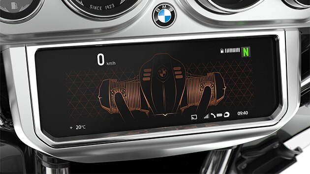 Display-ul TFT al modelului R 18 Transcontinental.