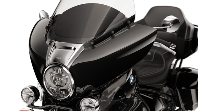 Carenajul frontal al modelului R 18 Transcontinental.