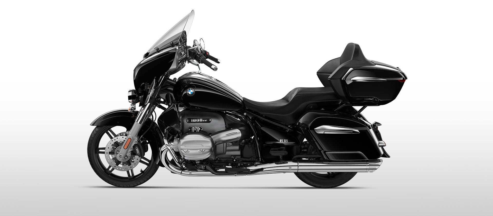 Modelul BMW R 18 Transcontinental de culoare negru Storm metalizat