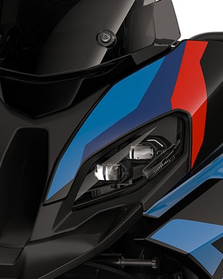 Partea frontală sportivă a modelului M 1000 XR de la BMW Motorrad