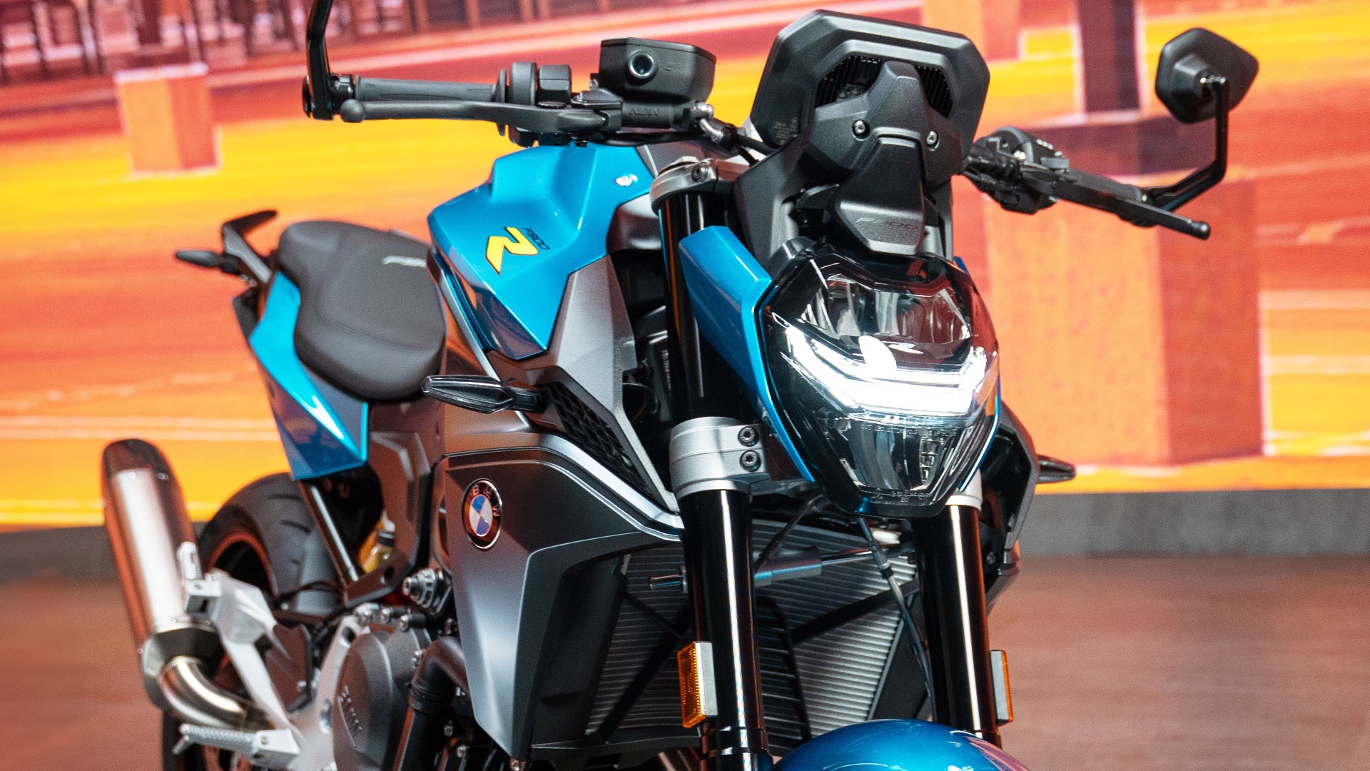 Furca reglabilă upside-down cu suspensie a modelului F 900 R de la BMW Motorrad