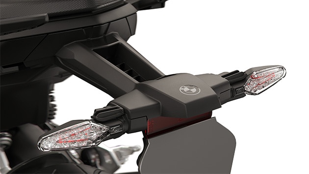 Partea posterioară sportivă a modelului F 900 R de la BMW Motorrad