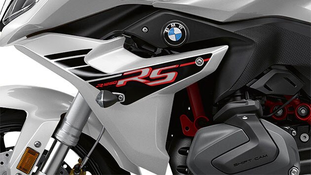 Modelul R 1250 RS în Style Sport în culoarea alb Light uni.