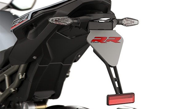 Partea posterioară dinamică cu ramă scurtă pentru plăcuța de înmatriculare a modelului S 1000 RR