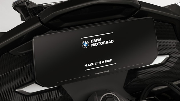 Focalizare pe afișajul color cu ecranul de pornire BMW Motorrad.