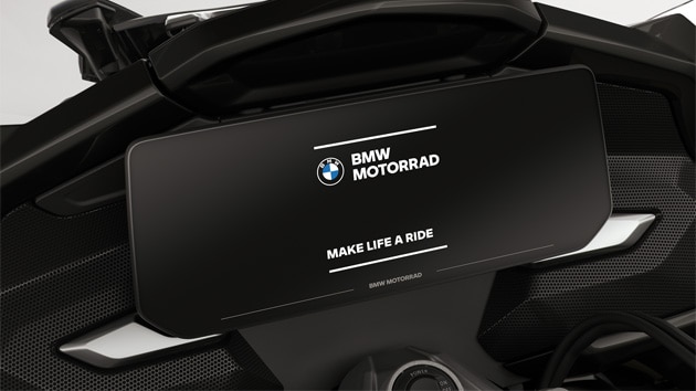 Focalizare pe afișajul color cu ecranul de pornire BMW Motorrad.