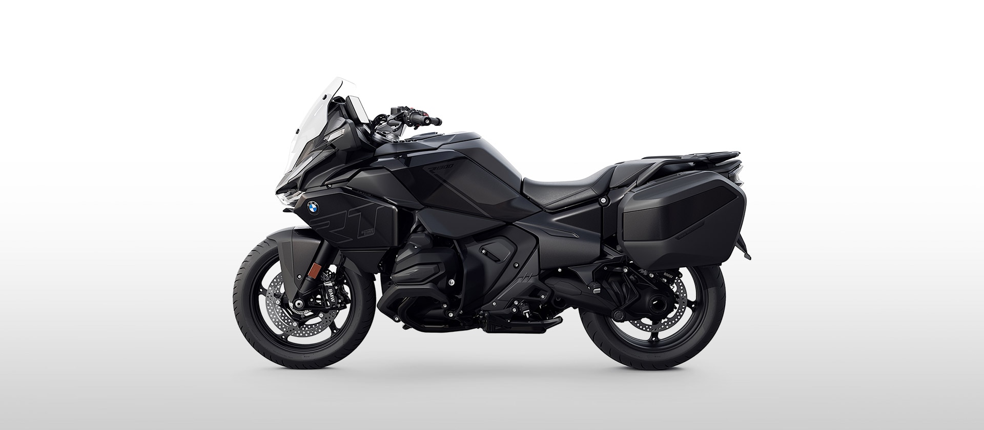 Modelul R 1300 RT Triple Black de la BMW Motorrad în negru Storm metalizat
