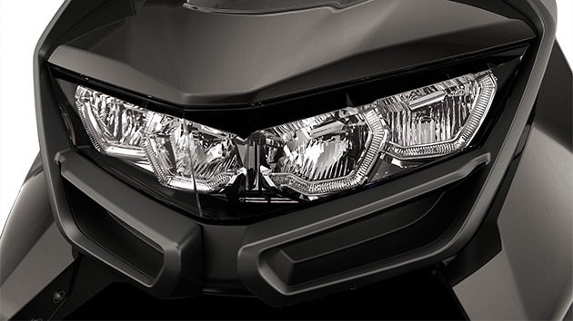 C 400 GT de la BMW Motorrad cu far cu LED integral cu lumină de zi