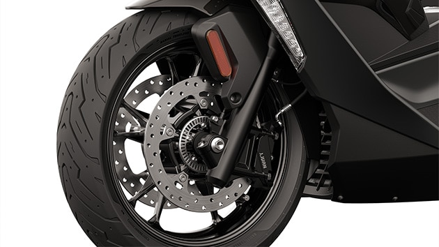 Modelul C 400 GT de la BMW Motorrad cu ABS Pro