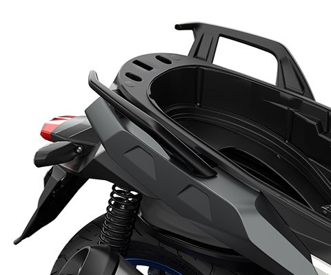 Vedem compartimentul interior deschis Flexcase al modelului C 400 X.