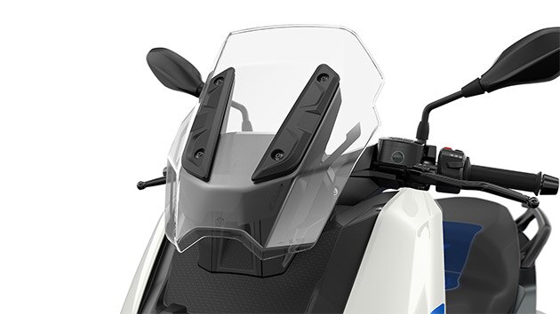 Vedem parbrizul modelului C 400 X.
