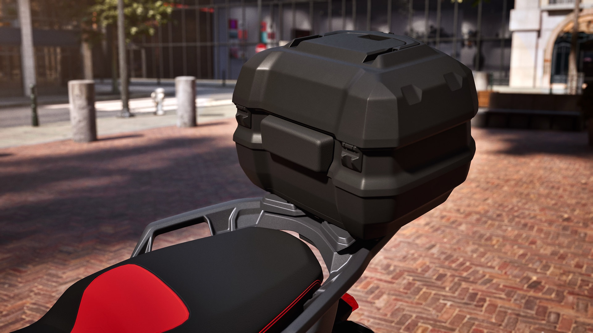 The new electrified topcase for the BMW C 400 X