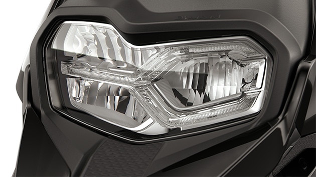 Designul frontal prelucrat al modelului C 400 X de la BMW Motorrad