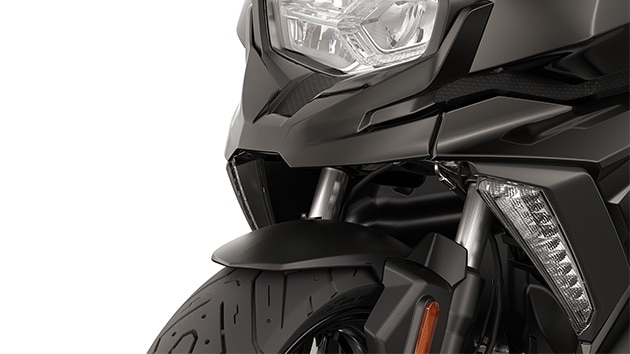 C 400 X de la BMW Motorrad cu Headlight Pro opțional