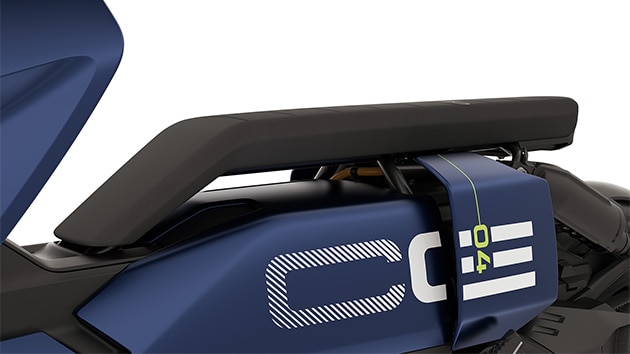 Șaua confort cu încălzire a modelului CE 04 de la BMW Motorrad